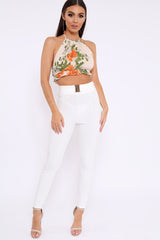 White Tapered Trousers With Gold Buckle - Zyana