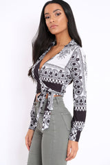 White and Black Slinky Wrap Tie Crop Top - Bleu