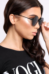 Black Round Nose Bridge 90's Sunglasses - Calyn